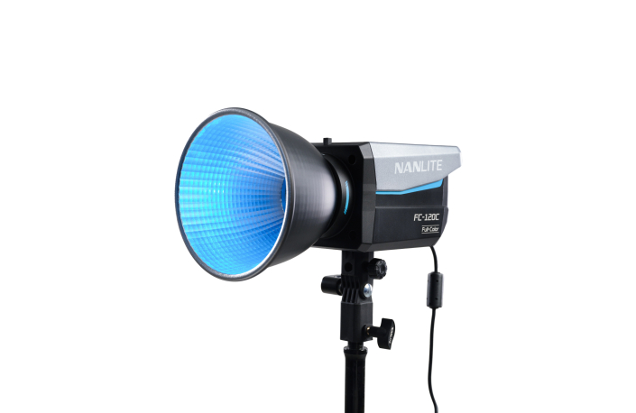 NANLITE FC-120C Full-Color Reportage- und Studio-Scheinwerfer