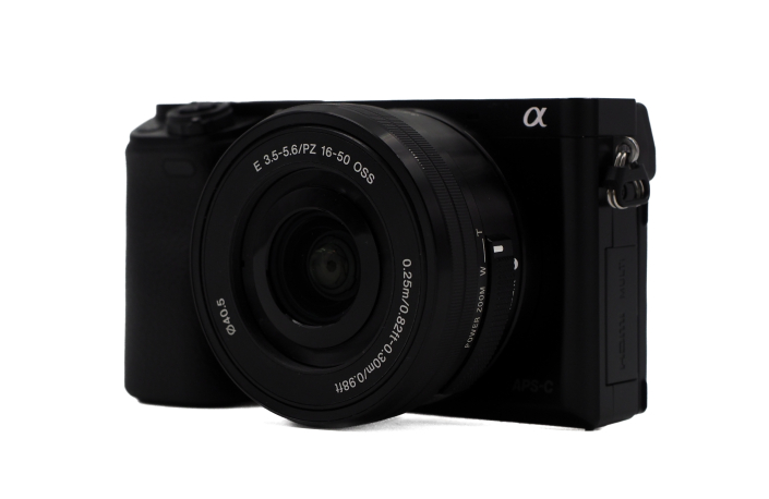 Sony Alpha 6000 Gehäuse schwarz + 16-50mm 3,5-5,6 OpticalSteadyShot - gebraucht