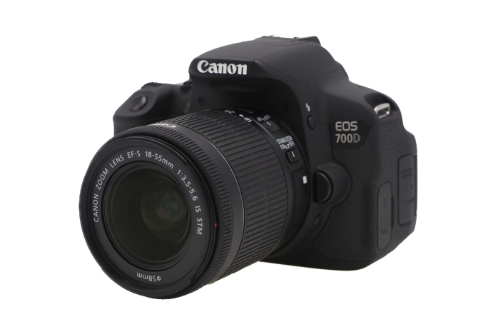 Canon EOS 700D + 18-55mm 3,5-5,6 IS STM - gebraucht