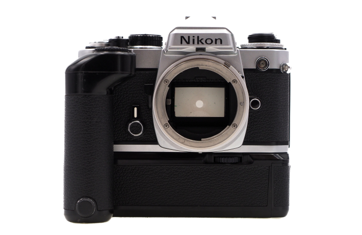 Nikon FE Gehäuse Body + MD 11 Winder - gebraucht