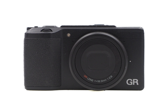 Ricoh GR II + Weitwinkelkonverter GW-3 + Streulichtblende GH-3 - gebraucht