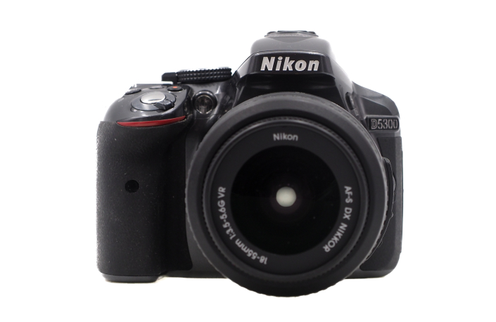 Nikon D5300 + AF-P 18-55mm 3,5-5,6 G DX VR - gebraucht