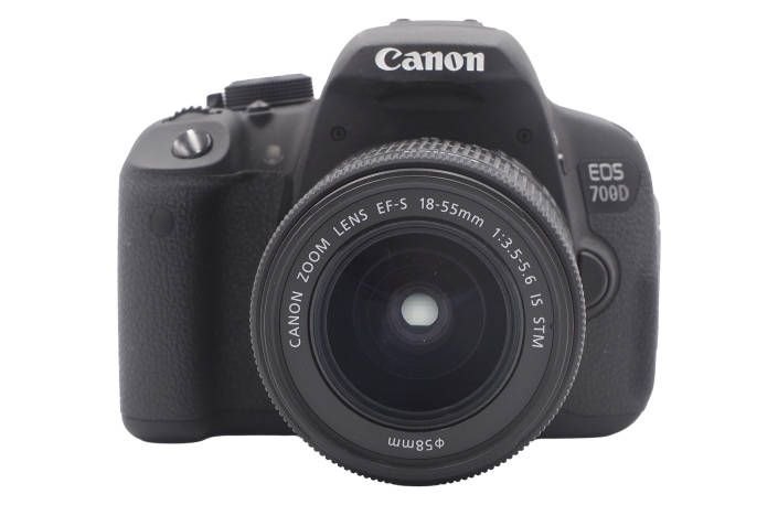 Gebr. Canon EOS 700D + 18-55mm 3,5-5,6 IS STM