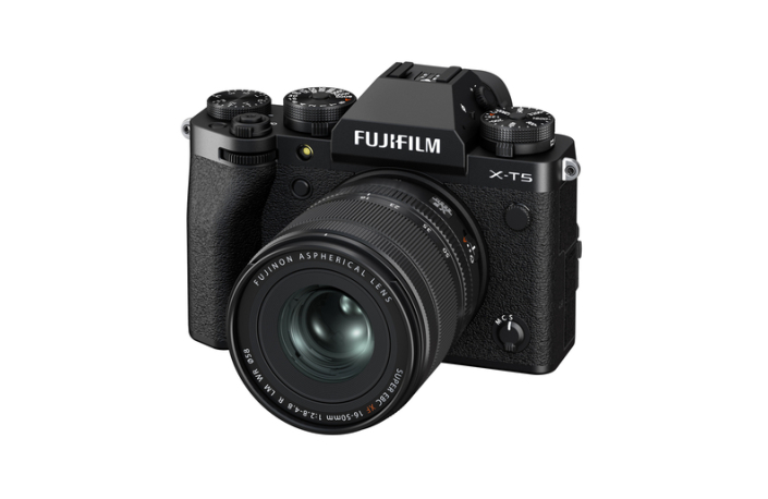 Fujifilm X-T5 schwarz + XF 2,8-4,8/16-50 mm R LM WR