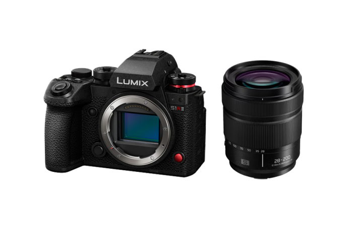 Panasonic Lumix S1R II + Panasonic Lumix S 28-200mm F4-7.1 Macro OIS